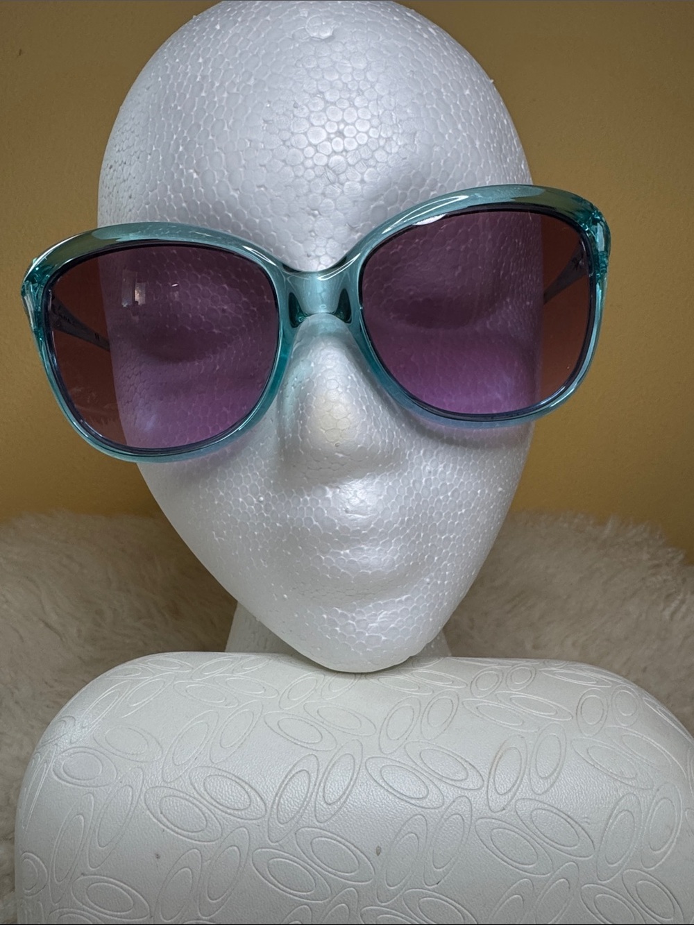 Rare Oakley Women's Turquoise Pampered Sunglasses 009160-05 Cucumber